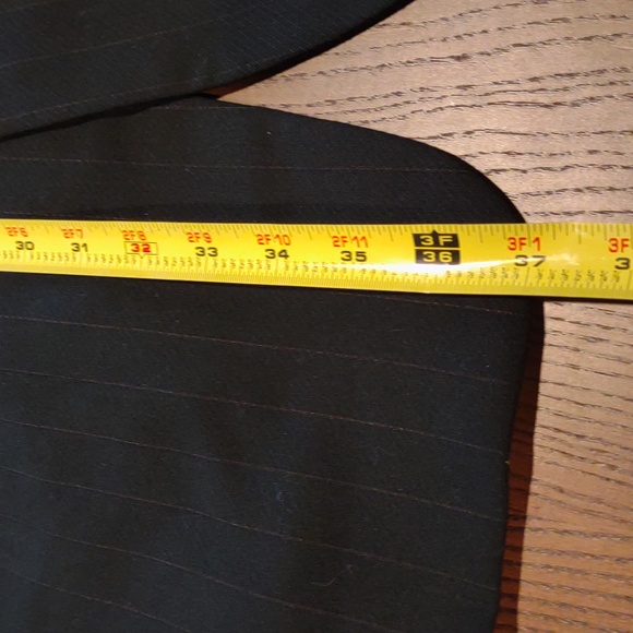 Premium Executive PIN STRIPE Suit by GERALD AUSTIN OF BOND STREET. 44L - Picture 16 of 16